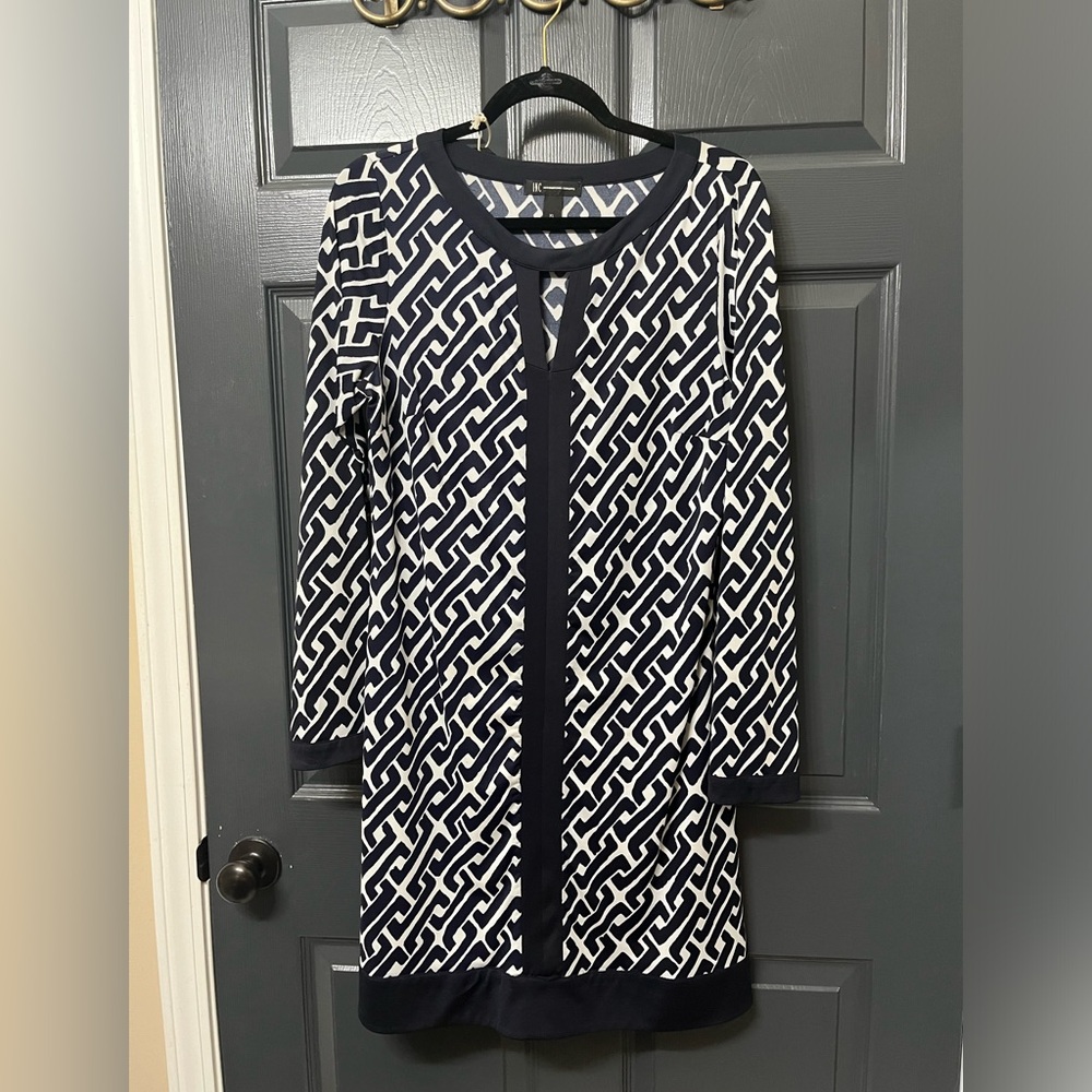 Classic, navy and white geometric print dress